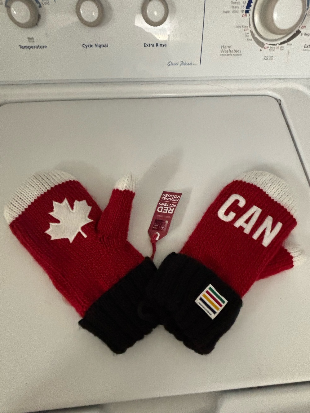 NWT Hudson's Bay Team Canada 2014 Sochi Olympic HBC Mittens Adult L XL Unisex
